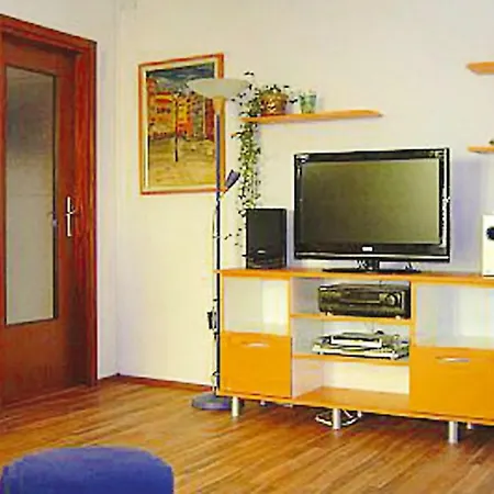 Ernesto Cis01256 Dyb Apartment