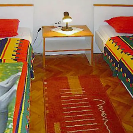 Ernesto Cis01256 Dyb Apartment