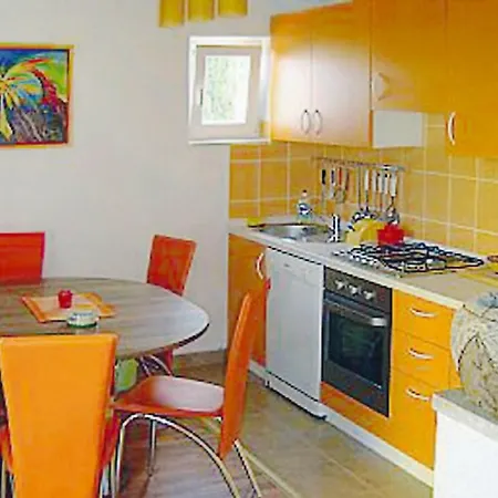 Ernesto Cis01256 Dyb Apartment